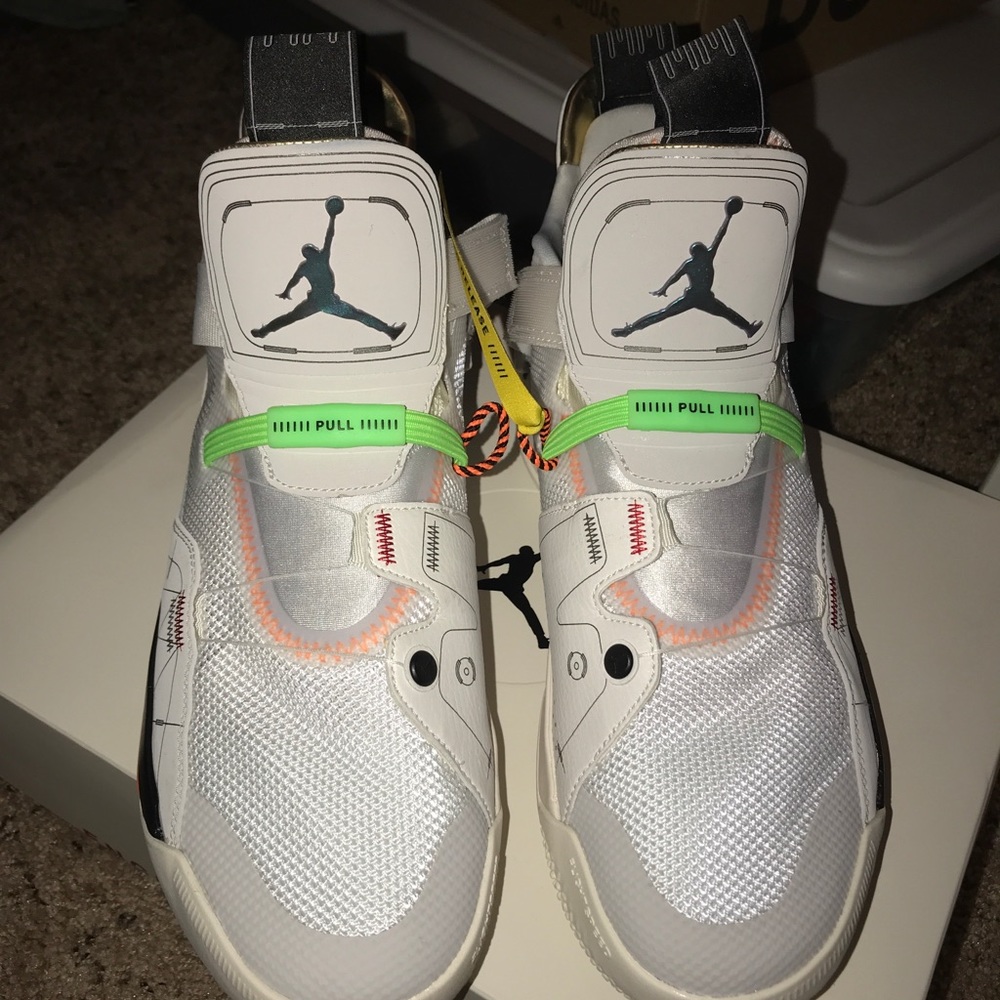 Air Jordan XXXIII Vast Grey